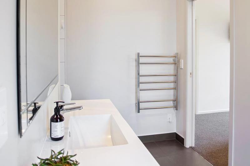 Sky Blue Retreat - Waihi Beach Holiday Home エクステリア 写真