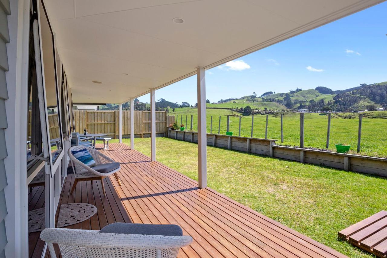 Sky Blue Retreat - Waihi Beach Holiday Home エクステリア 写真